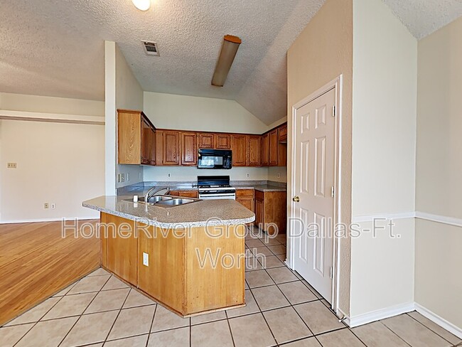 Foto del edificio - 2507 Thistle Ln