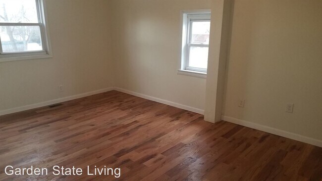 Building Photo - 4 br, 1 bath House - 469 Burnside Street