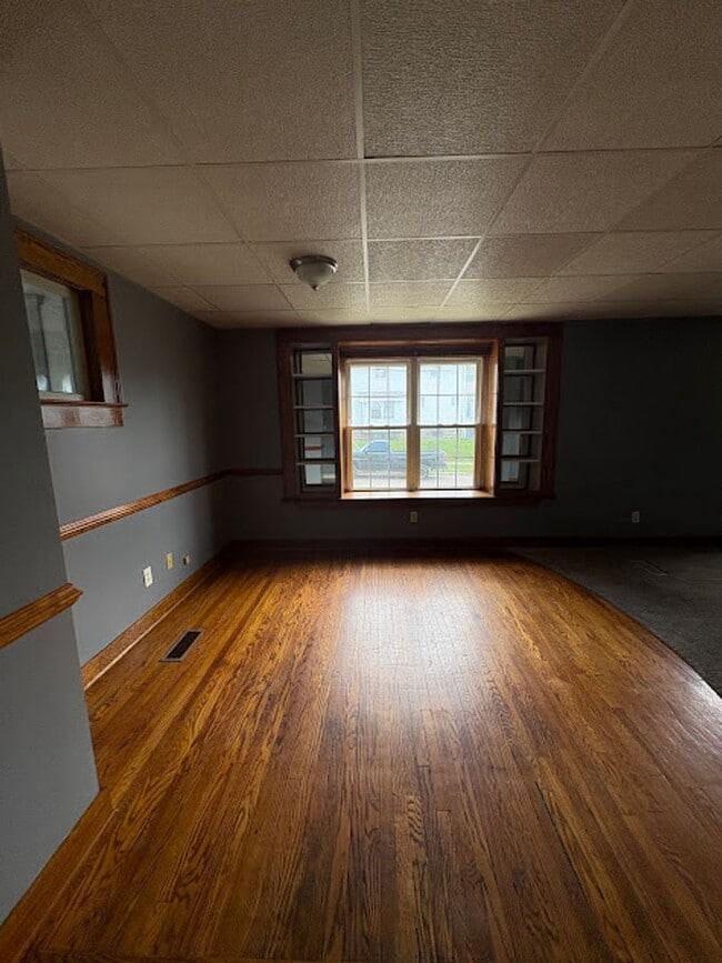 Building Photo - Jonna Martin Wilbeth Duplex