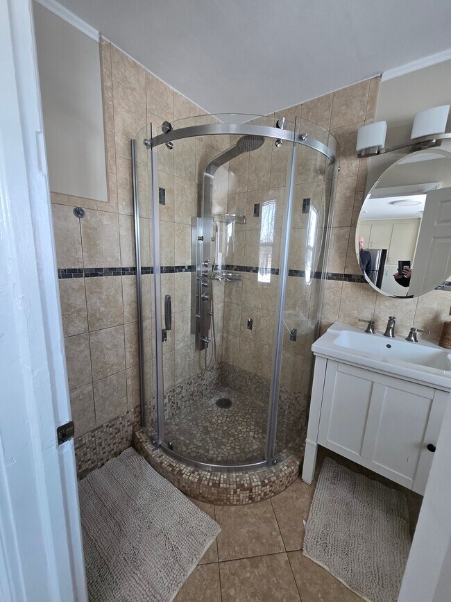 Foto del edificio - 74 Hughes St