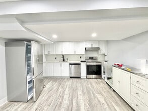 Building Photo - 284 Deer Park Cir