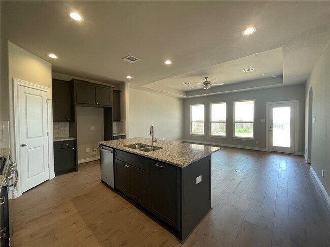 Building Photo - 405 Hunters Xing Dr