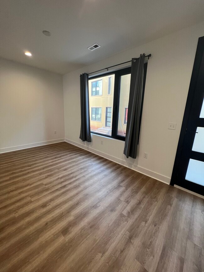 1er piso - 1118 Nova St