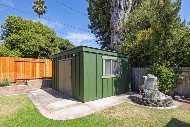 Building Photo - Beautifully Upgraded 3BR/2BA Home + Flex Room