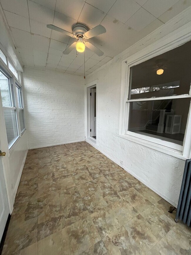 Building Photo - Spacious 3 Bedroom 1 Bath in Aldan
