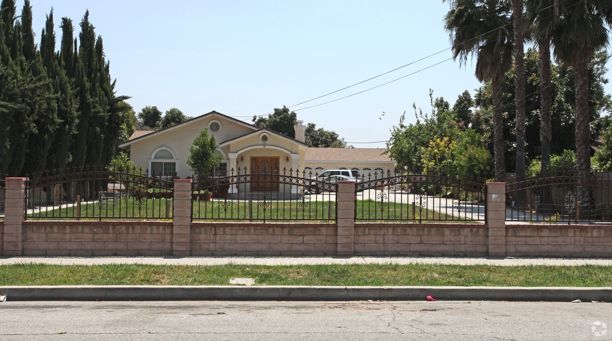 Building Photo - 11550 Forest Grove St