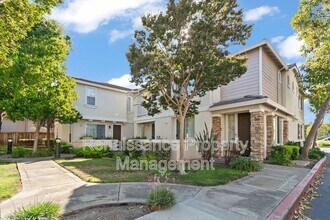 Building Photo - 4182 Glenwood Terrace