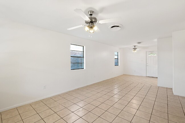 Building Photo - 202 N 41st St