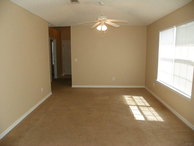 Building Photo - 5567 Millbend Pl