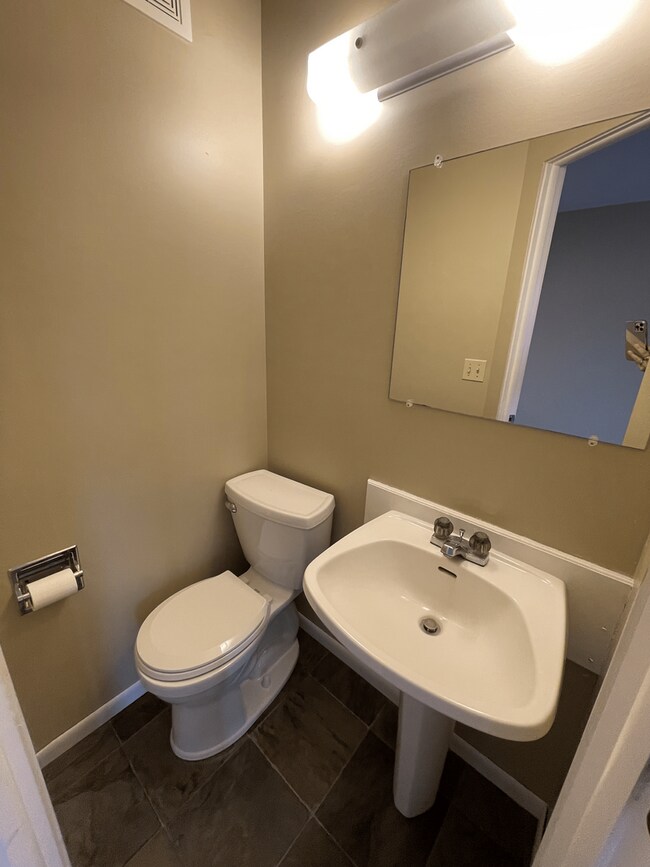 Foto del edificio - 602 W 23rd Ave