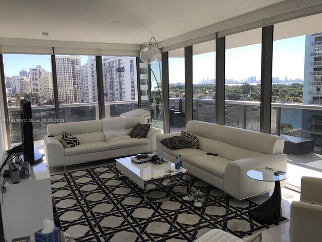 Foto del edificio - 5875 Collins Ave