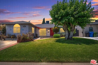 Building Photo - 8333 Glencrest Dr