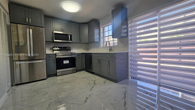 Building Photo - 6155 SW 130th Ave