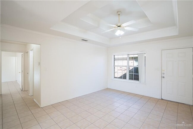 Building Photo - 27 E Quail St