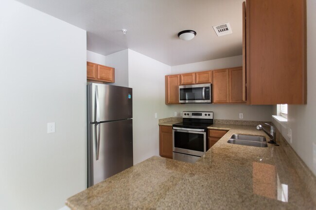 Building Photo - 1000 Foster Dr