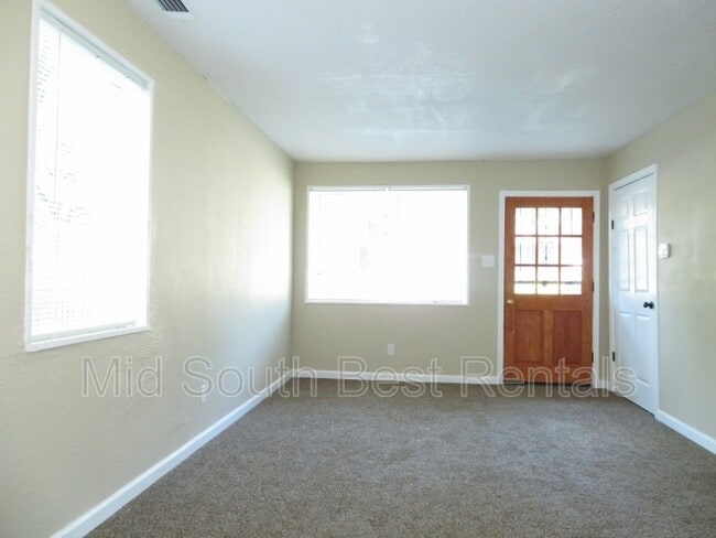 Building Photo - 2458 Joy Ln
