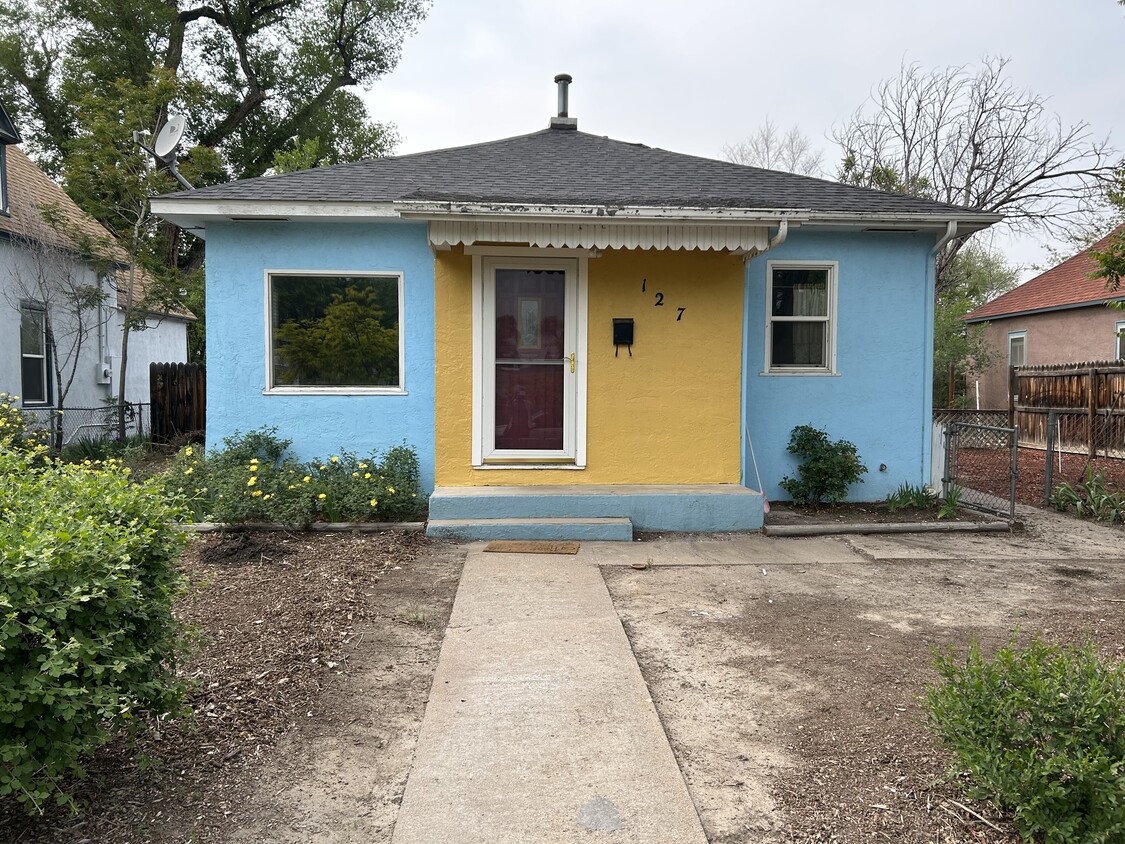 Primary Photo - 127 Jewell Ave
