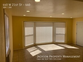 Building Photo - 440 W 21st St