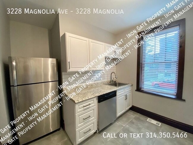 Building Photo - 3228 Magnolia-