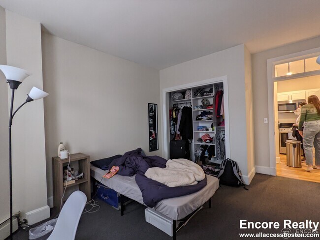 Foto del edificio - 822 Beacon St