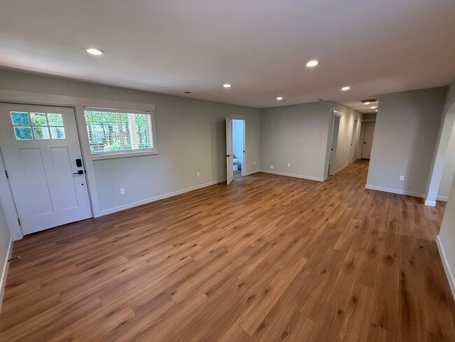 Foto del edificio - 805 Boxwood Ln SE