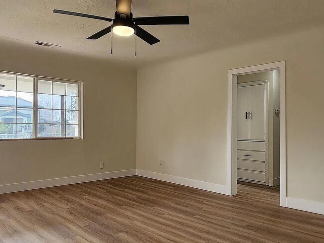 Foto del edificio - 308 Vine St