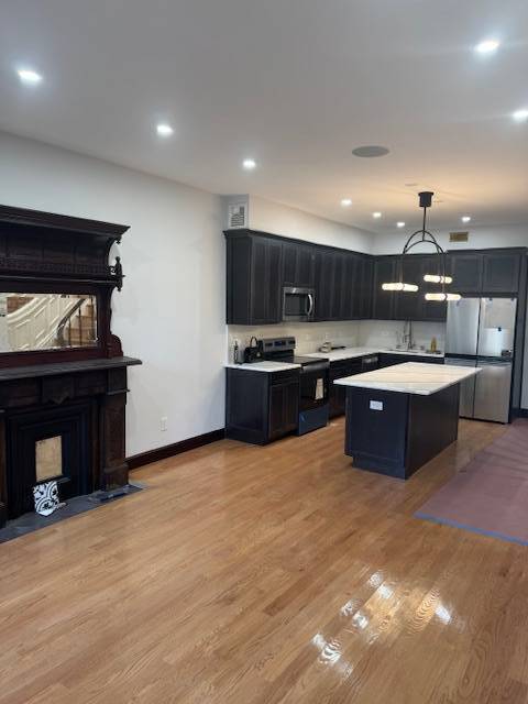 Foto principal - 114 W 131st St