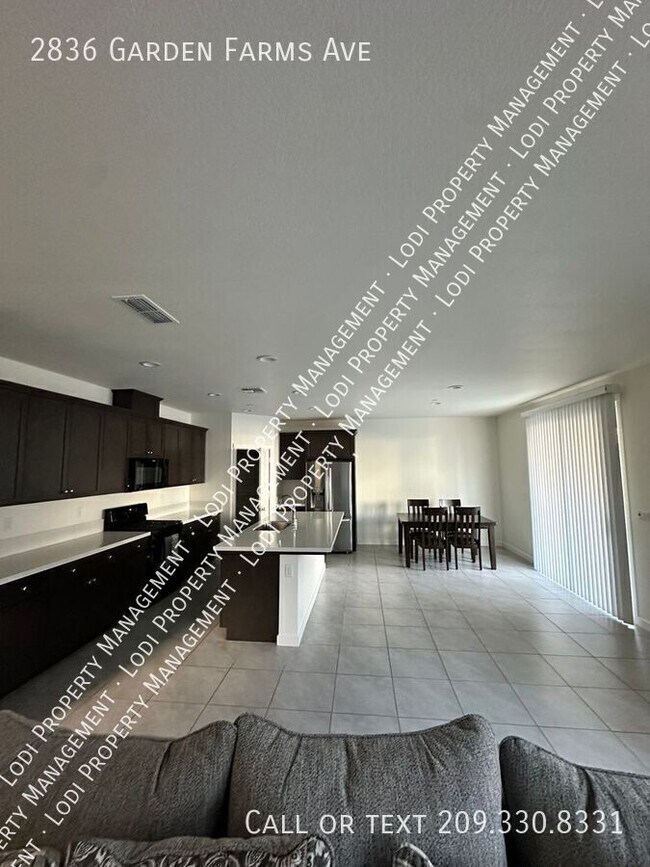 Foto del edificio - 2836 Garden Farms Ave