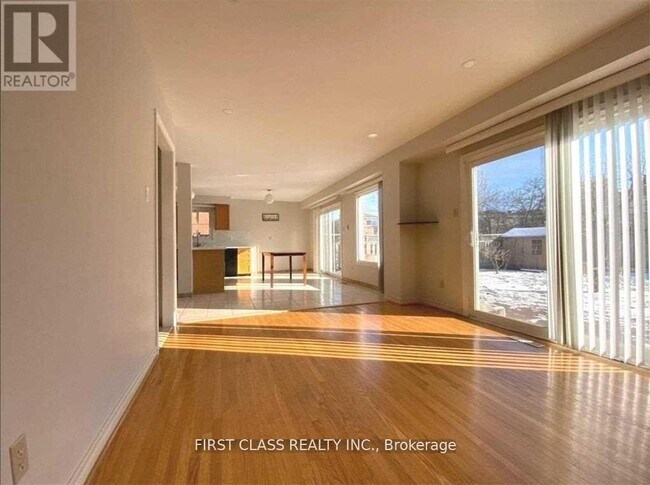 Building Photo - 11 Coleraine Ave