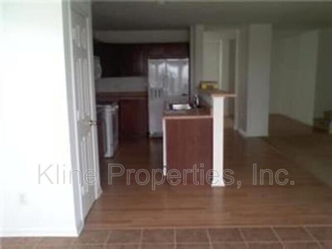 Building Photo - 8005 Harshaw Dr