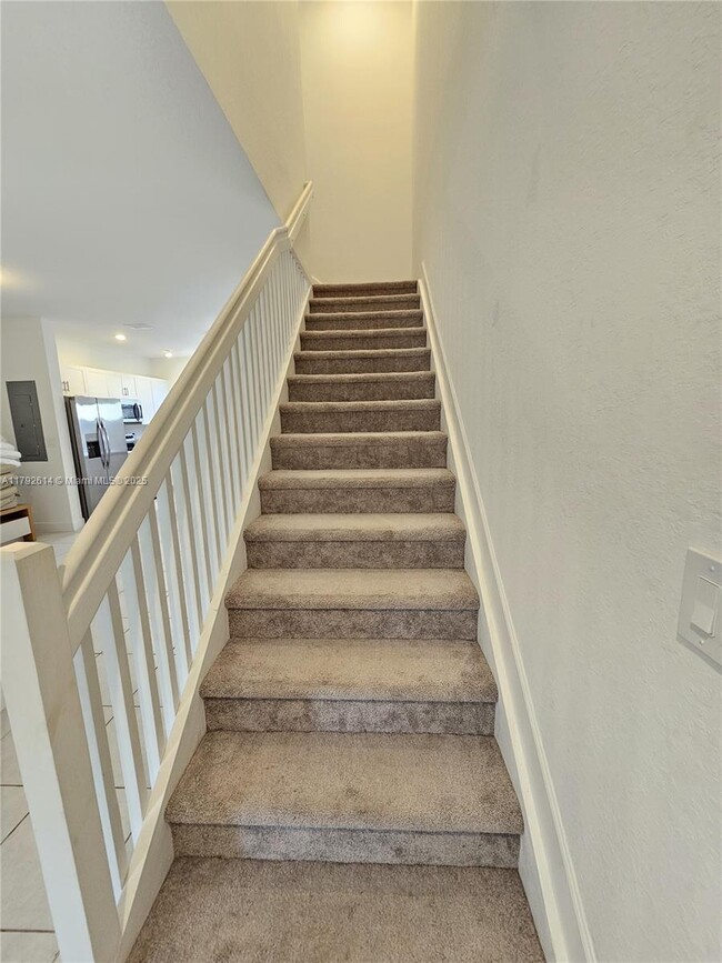 Foto del edificio - 813 NE 211th St