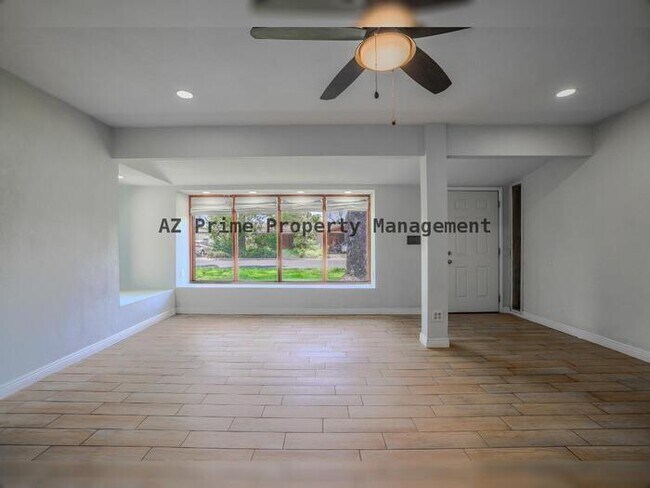 Foto del edificio - 506 W 11th St