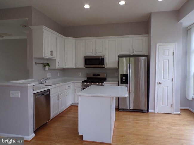 Building Photo - 427 Stanton Pl