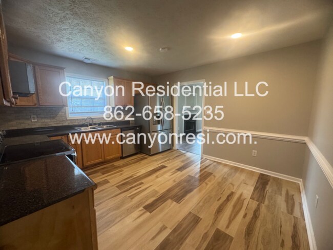 Foto del edificio - 301 Hawthorn Dr