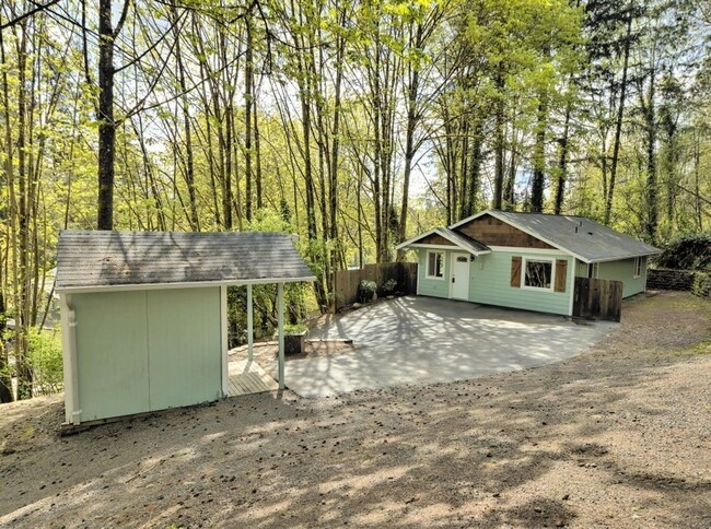 Building Photo - Cozy Cottage