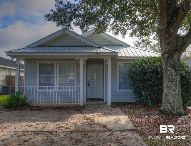 Building Photo - 706 Crystal Wells Ct N