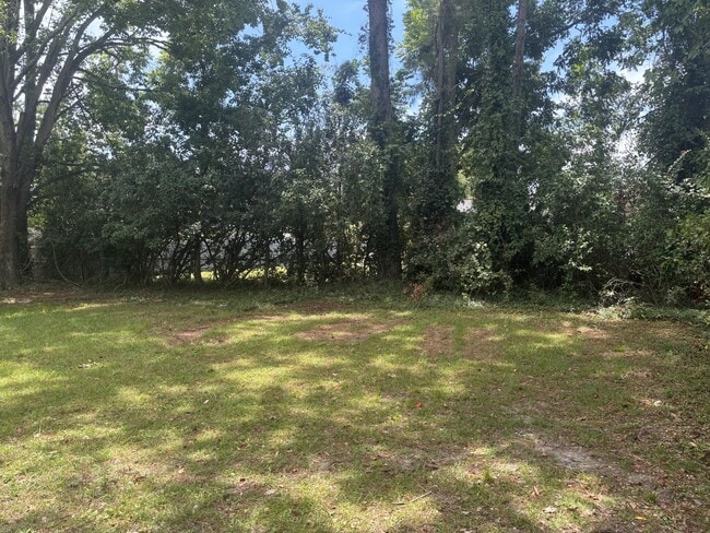 Building Photo - 2613 Quincy Cir