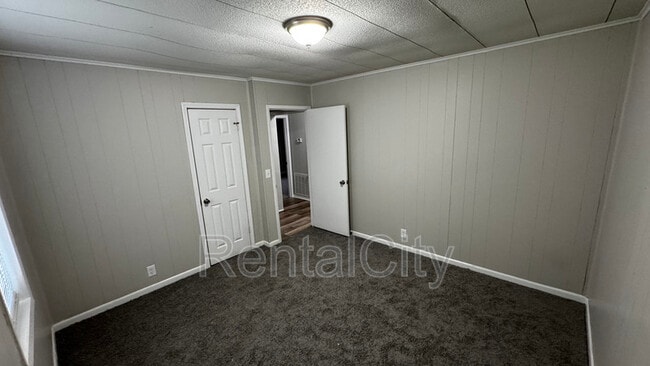 Building Photo - 115 Stuart Loop