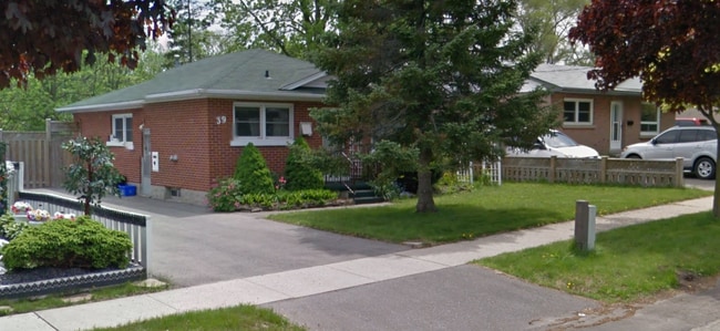 Building Photo - 39B Kelvin Ave