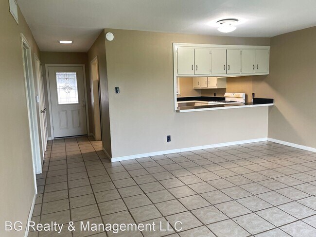 Building Photo - 3 br, 1 bath House - 1223 Varney Cir Unit A