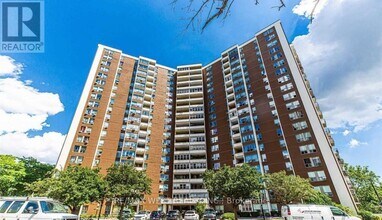 Building Photo - 60 Pavane Linkway