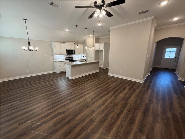 Foto del edificio - 605 Tippit Ln