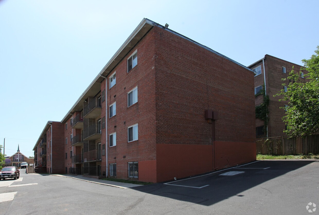 Foto del edificio - 2613-2617 Martin Luther King Jr Ave SE