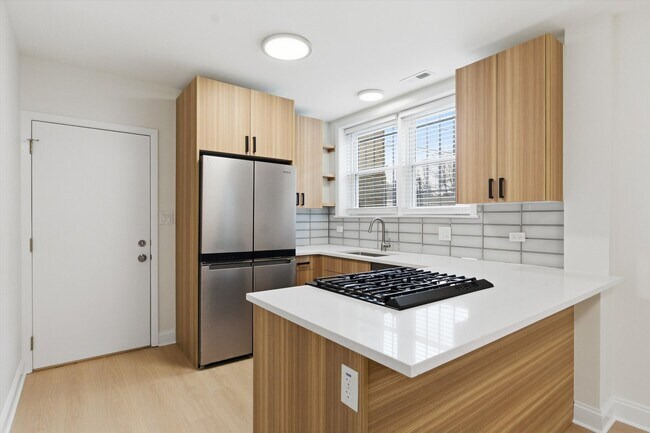 Foto del edificio - 5915 N Milwaukee Ave