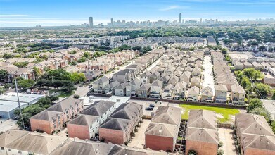 Building Photo - 8715 Meadowcroft Dr