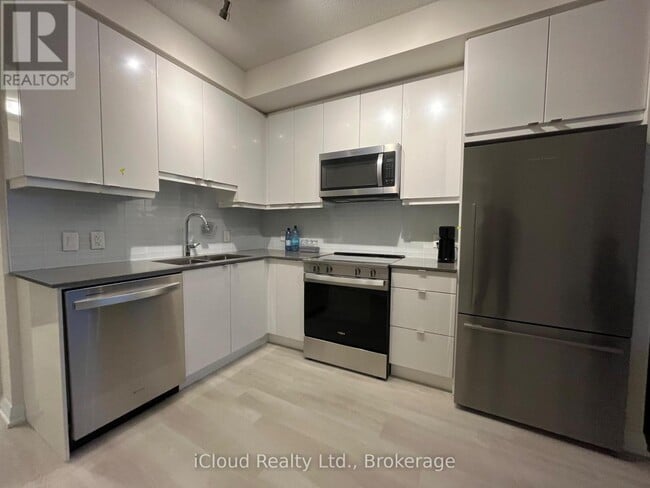 Building Photo - 3270 Sheppard Ave E