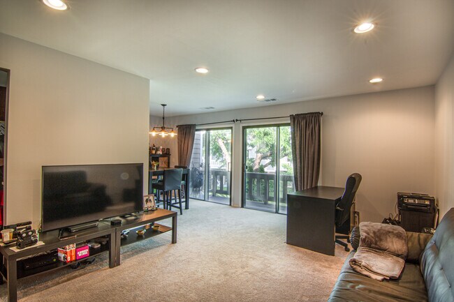 Sala de estar/comedor combinados - 55 Lambert Dr