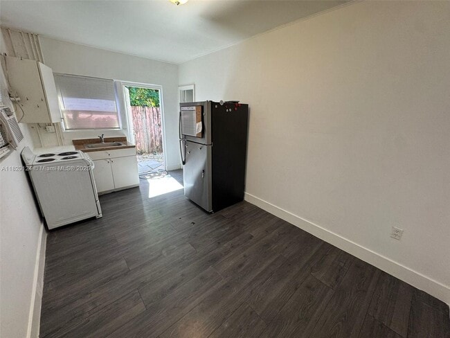 Foto del edificio - 2700 SW 62nd Ave