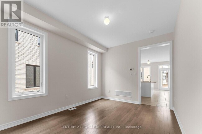 Building Photo - 873 Logan Dr