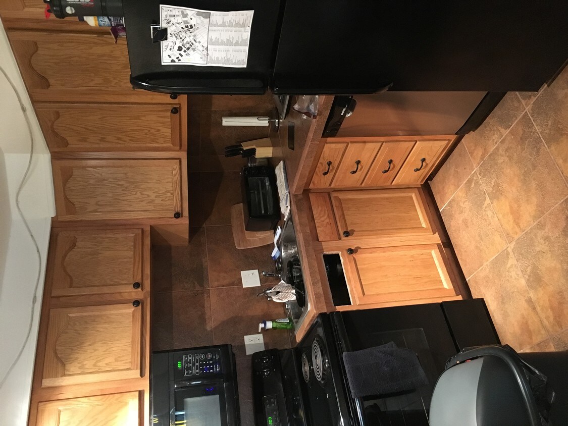 Primary Photo - 205 Robinson St